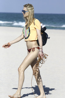 Andreja Pejic feet photo 12