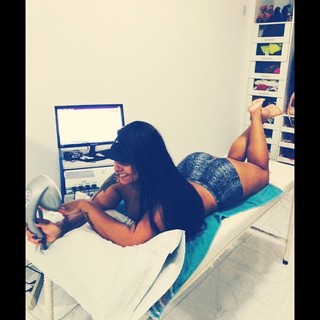 Andressa Soares feet photo 13