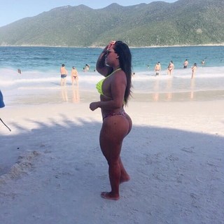 Andressa Soares feet photo 16