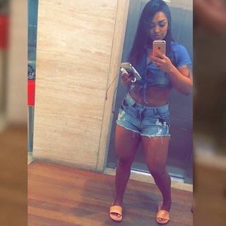 Andressa Soares feet photo 16