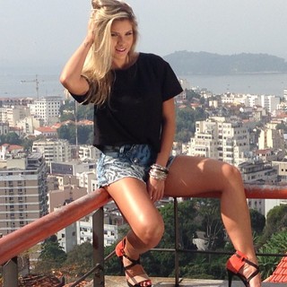 Andressa Suita feet photo 13