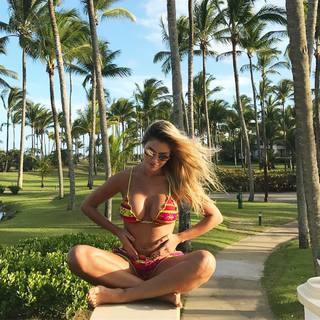 Andressa Suita feet photo 3