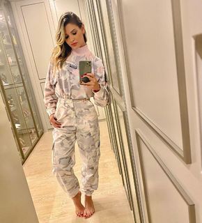Andressa Suita feet photo 20