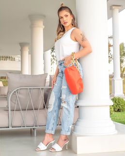 Andressa Suita feet photo 11