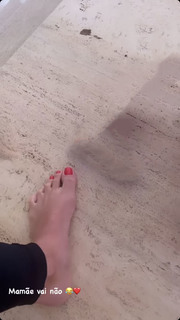 Andressa Suita feet photo 2