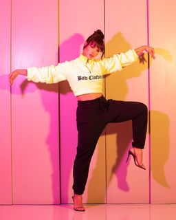 Andressa Suita feet photo 2