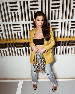 Andressa Suita feet photo 4