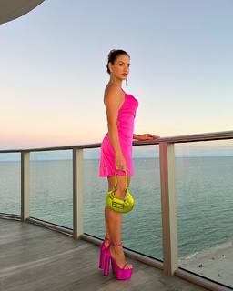 Andressa Suita feet photo 13