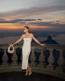 Andressa Suita feet photo 7