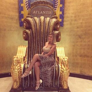 Andressa Urach feet photo thumbnail