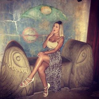 Andressa Urach feet photo thumbnail