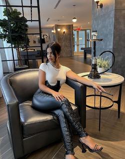 Aneeqa Farid feet photo 10