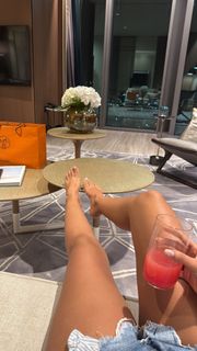 Aneeqa Farid feet photo 1