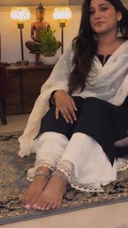 Aneesha Joshi feet photo 8