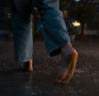 Aneet Padda feet photo thumbnail