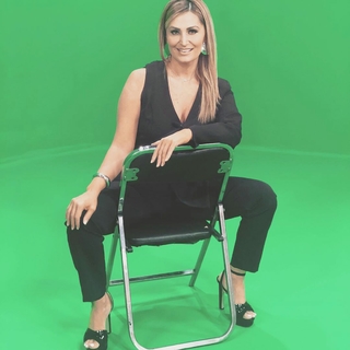 Anette Cuburu feet photo thumbnail