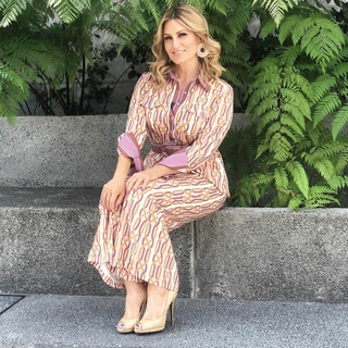 Anette Cuburu feet photo thumbnail