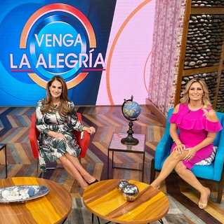 Anette Cuburu feet photo thumbnail