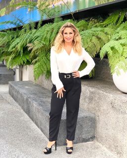 Anette Cuburu feet photo thumbnail