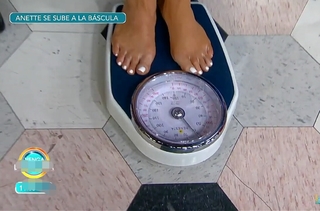 Anette Cuburu feet photo thumbnail