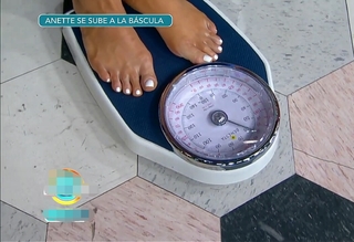 Anette Cuburu feet photo thumbnail