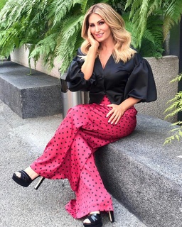 Anette Cuburu feet photo thumbnail