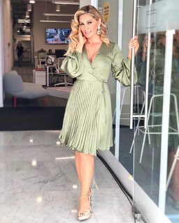 Anette Cuburu feet photo thumbnail