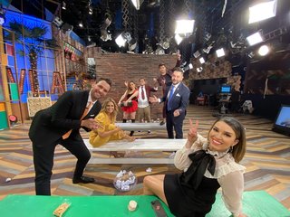 Anette Cuburu feet photo thumbnail