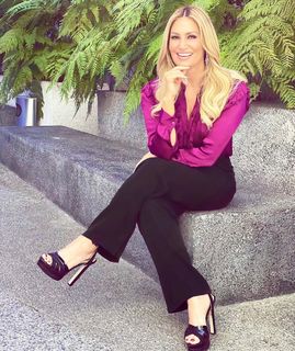 Anette Cuburu feet photo thumbnail