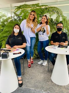 Anette Cuburu feet photo thumbnail