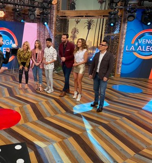 Anette Cuburu feet photo thumbnail