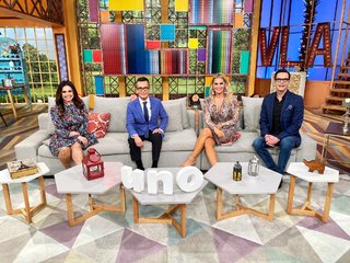 Anette Cuburu feet photo thumbnail