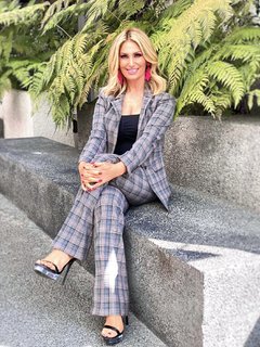 Anette Cuburu feet photo thumbnail