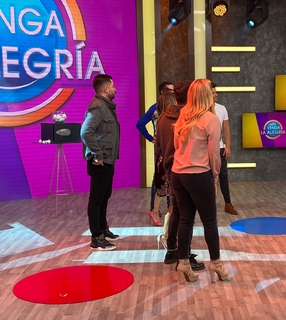 Anette Cuburu feet photo thumbnail