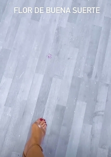 Anette Cuburu feet photo thumbnail