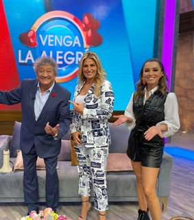 Anette Cuburu feet photo thumbnail