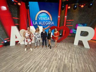 Anette Cuburu feet photo thumbnail