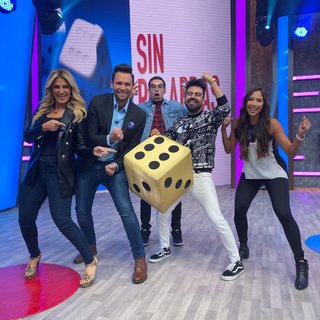 Anette Cuburu feet photo thumbnail