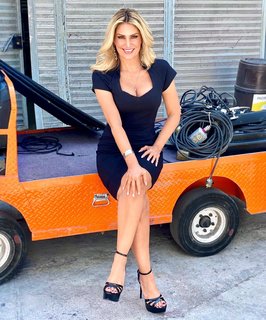 Anette Cuburu feet photo thumbnail