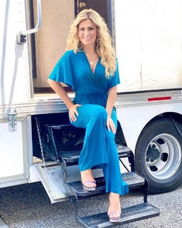 Anette Cuburu feet photo thumbnail