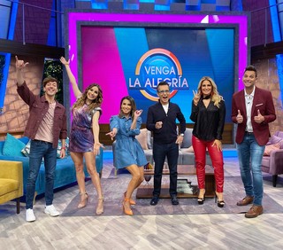 Anette Cuburu feet photo thumbnail