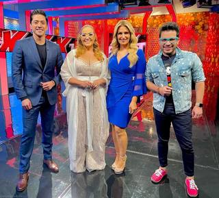 Anette Cuburu feet photo thumbnail