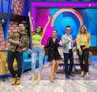 Anette Cuburu feet photo thumbnail