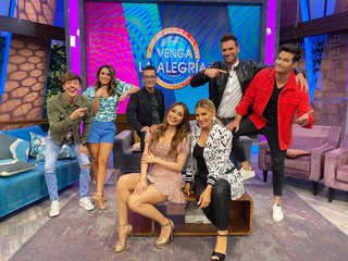 Anette Cuburu feet photo thumbnail