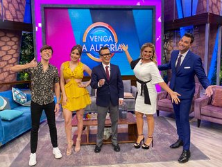 Anette Cuburu feet photo thumbnail