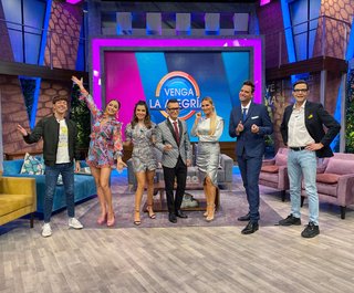 Anette Cuburu feet photo thumbnail