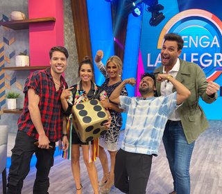 Anette Cuburu feet photo thumbnail