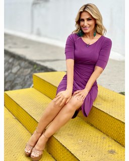 Anette Cuburu feet photo thumbnail