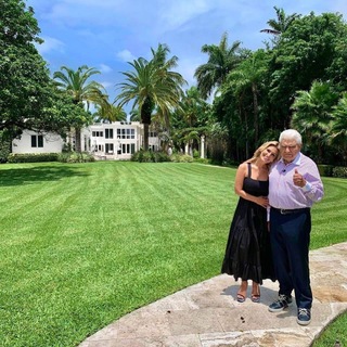 Anette Cuburu feet photo thumbnail