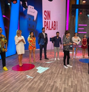 Anette Cuburu feet photo thumbnail